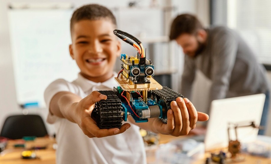 Robotik Kodlama Nasıl Öğrenilir: Çocuklar İçin 2025 Rehberi ve Tavsiyeler