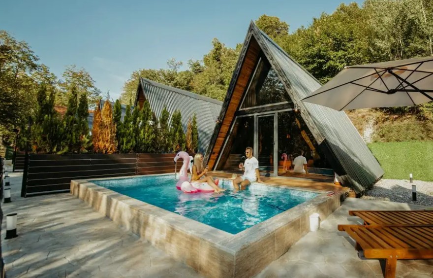 Sapanca Havuzlu Bungalovlarda Lüks ve Konfor Bir Arada