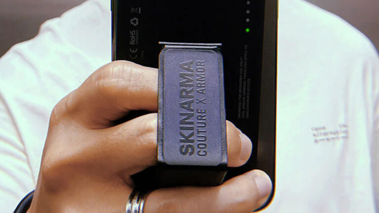 Tarz Sahibi Aksesuarlarla Teknolojiyi Buluşturan Skinarma