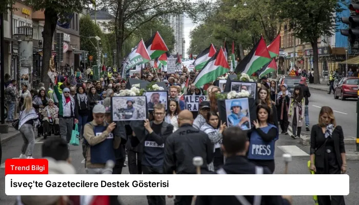 İsveç’te Gazetecilere Destek Gösterisi